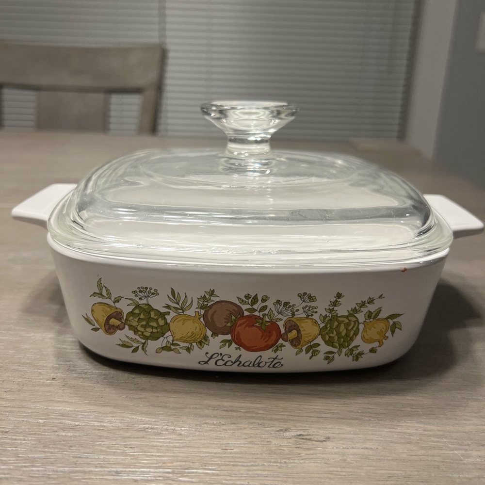 Vintage Corning Ware L'Echalote Spice of Life Dish (chipped lid)